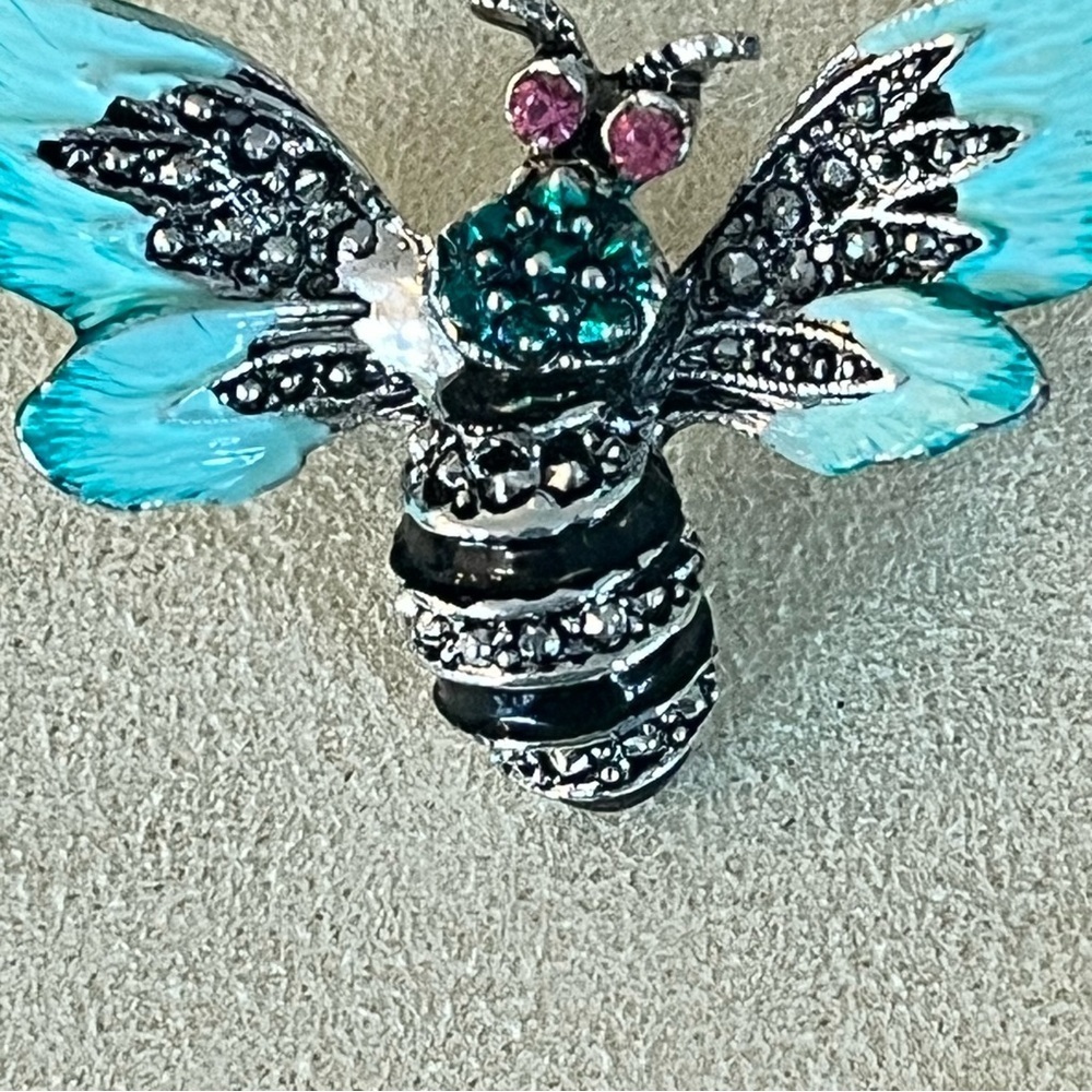 Vintage Blue and Silver Bee Brooch - Picture 5 of 9